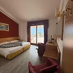 Alpi Hotel